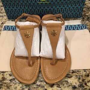 Tory Burch Britten flat sandal/size 6.5